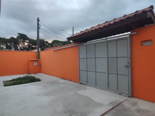 Casa com 264m² 3 quartos e 2 banheiros, à venda, no bairro Residencial Mantiqueira em Pindamonhangaba