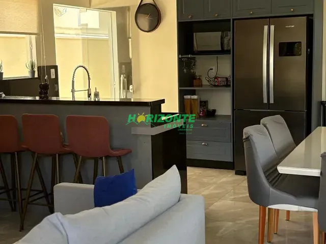 Casa com 300m² 3 quartos e 3 banheiros, à venda, no bairro Terras do Vale em Caçapava
