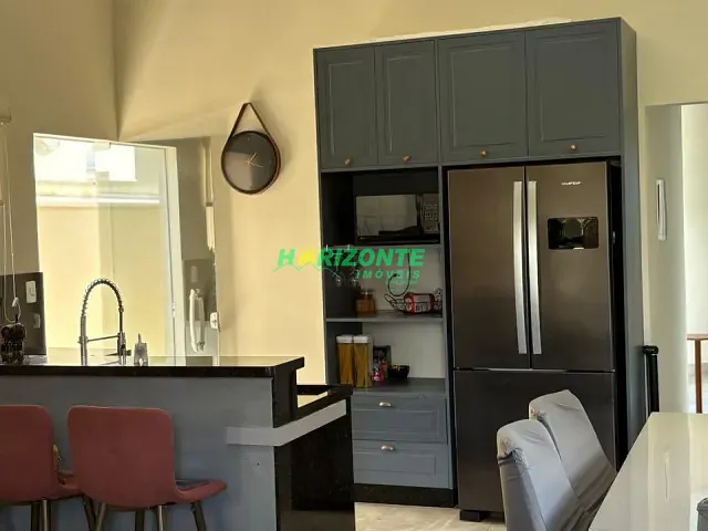 Casa com 300m² 3 quartos e 3 banheiros, à venda, no bairro Terras do Vale em Caçapava