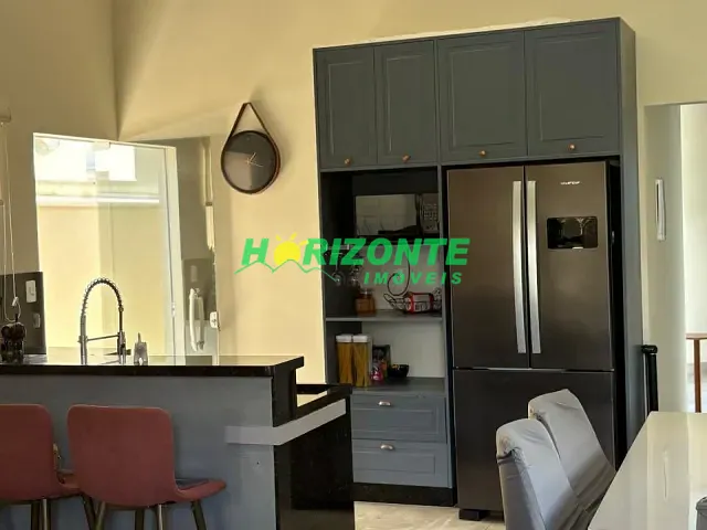 Casa com 300m² 3 quartos e 3 banheiros, à venda, no bairro Terras do Vale em Caçapava