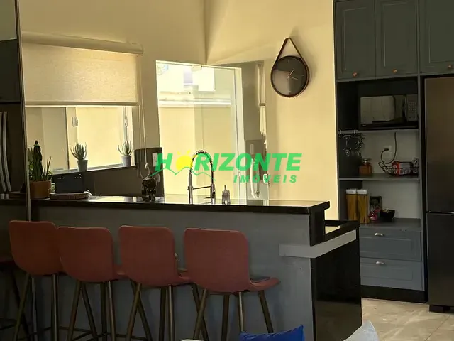 Casa com 300m² 3 quartos e 3 banheiros, à venda, no bairro Terras do Vale em Caçapava