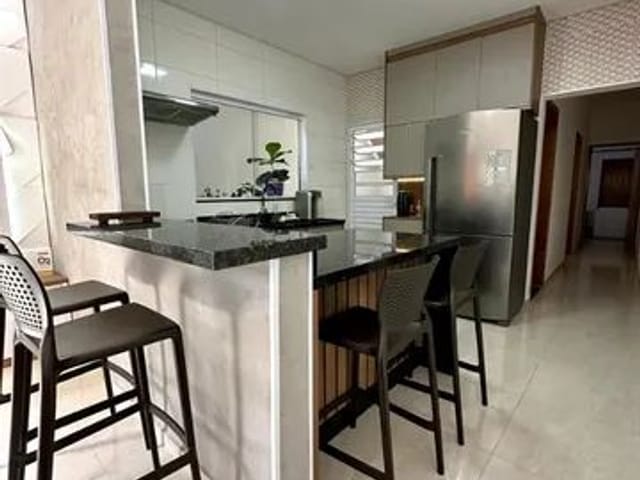 Casa com 200m² 2 quartos e 2 banheiros, à venda, no bairro Parque das Palmeiras em Pindamonhangaba