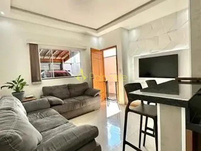 Casa com 200m² 2 quartos e 2 banheiros, à venda, no bairro Parque das Palmeiras em Pindamonhangaba
