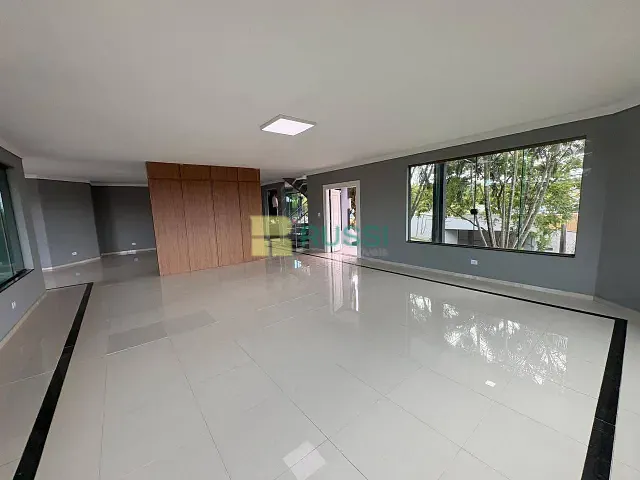 Casa com 950m² 4 quartos e 6 banheiros, à venda ou para alugar, no bairro Urbanova em São José dos Campos