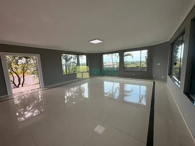 Casa com 950m² 4 quartos e 6 banheiros, à venda ou para alugar, no bairro Urbanova em São José dos Campos