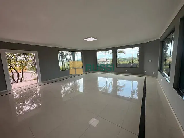 Casa com 950m² 4 quartos e 6 banheiros, à venda ou para alugar, no bairro Urbanova em São José dos Campos