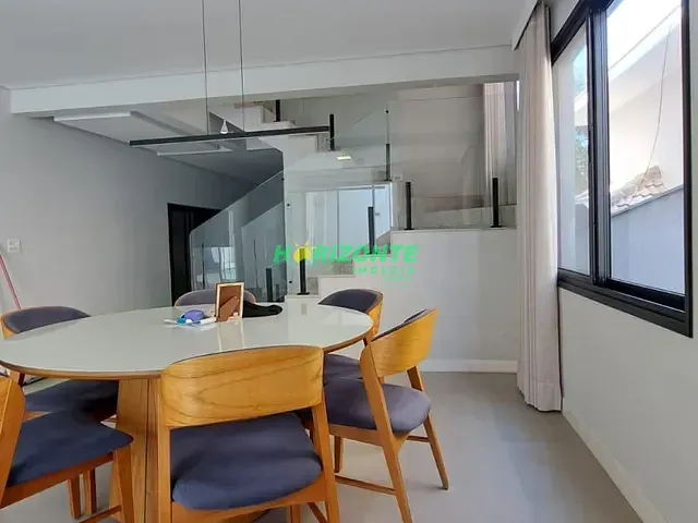 Casa 4 quartos e 6 banheiros, à venda, no bairro Urbanova em São José dos Campos