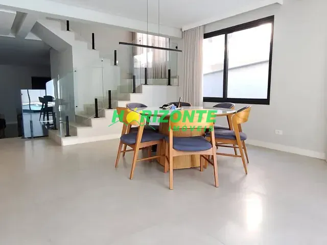 Casa 4 quartos e 6 banheiros, à venda, no bairro Urbanova em São José dos Campos