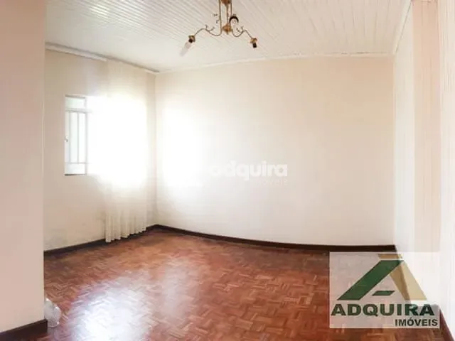 Casa com 462m² 3 quartos e 2 banheiros, à venda, no bairro Uvaranas em Ponta Grossa
