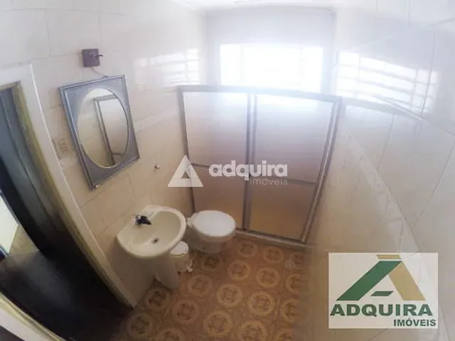 Casa com 462m² 3 quartos e 2 banheiros, à venda, no bairro Uvaranas em Ponta Grossa