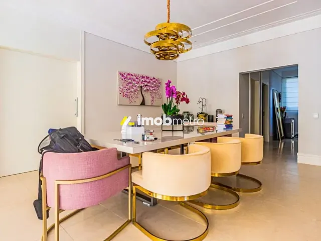 Casa com 1400m² 5 quartos e 8 banheiros, à venda ou para alugar, no bairro Alphaville em Campinas