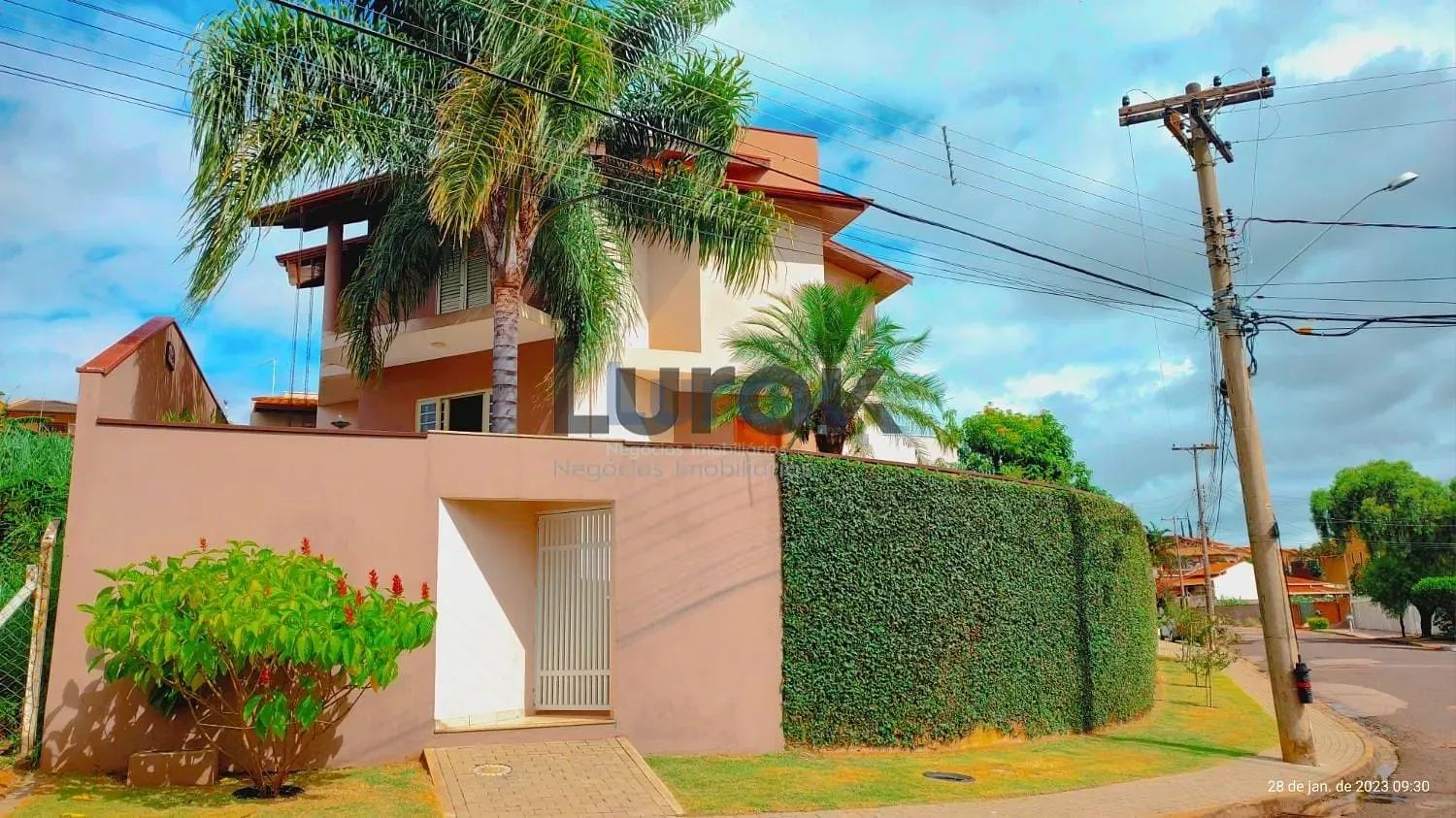 Casa, 4 quartos, 338 m² - Foto 1