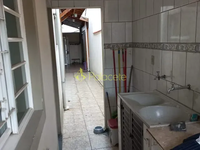 Casa com 125m² 3 quartos e 1 banheiro, à venda, no bairro Parque do Sol em Guaratinguetá
