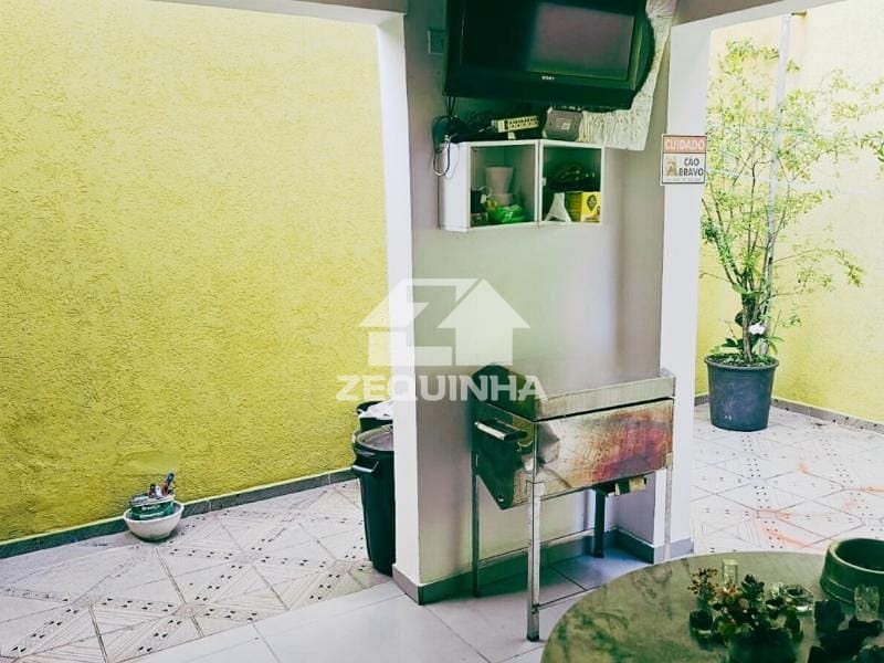 Casa à venda com 3 quartos, 235m² - Foto 9