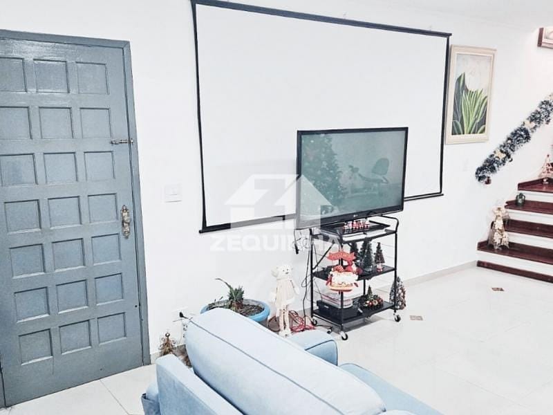 Casa à venda com 3 quartos, 235m² - Foto 13