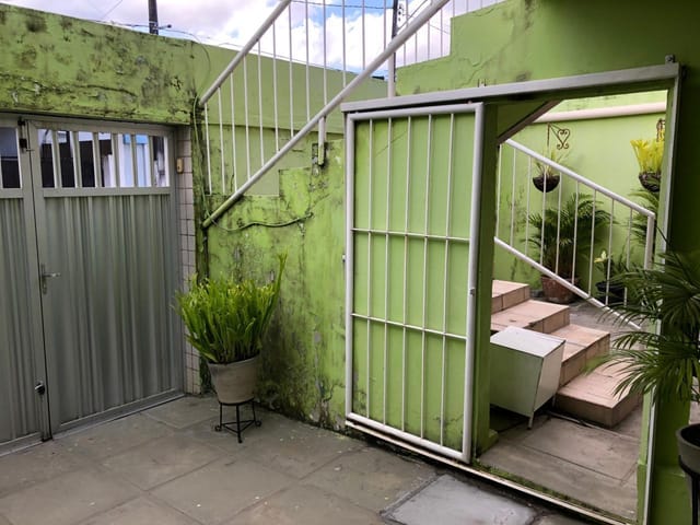 Casa 4 quartos e 3 banheiros, à venda, no bairro Casa Amarela em Recife