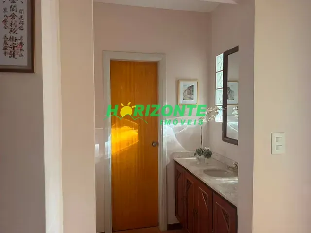 Casa 4 quartos e 6 banheiros, para alugar, no bairro Urbanova em São José dos Campos