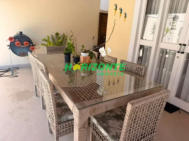 Casa 4 quartos e 6 banheiros, para alugar, no bairro Urbanova em São José dos Campos