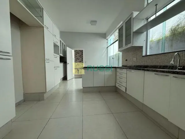 Casa com 650m² 4 quartos e 6 banheiros, à venda, no bairro Parque Residencial Aquarius em São José dos Campos