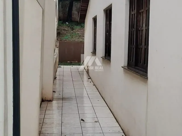 Casa com 400m² 3 quartos e 2 banheiros, à venda, no bairro Estrela em Ponta Grossa