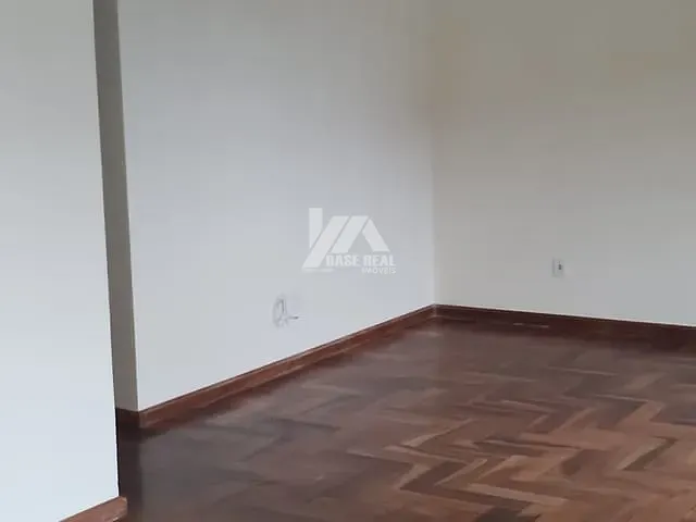 Casa com 400m² 3 quartos e 2 banheiros, à venda, no bairro Estrela em Ponta Grossa