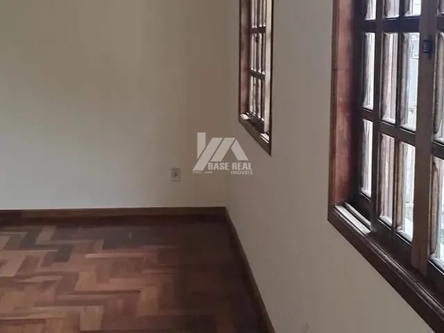 Casa com 400m² 3 quartos e 2 banheiros, à venda, no bairro Estrela em Ponta Grossa
