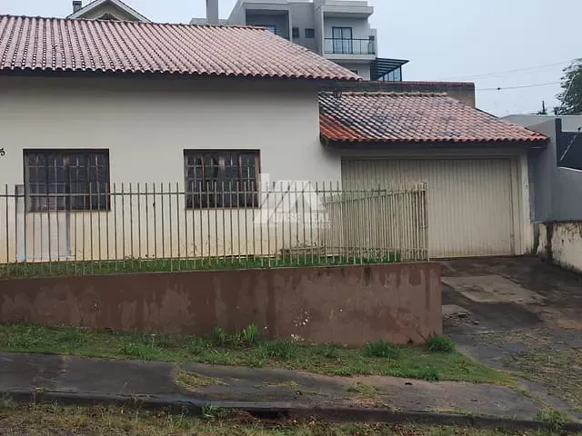 Casa com 400m² 3 quartos e 2 banheiros, à venda, no bairro Estrela em Ponta Grossa