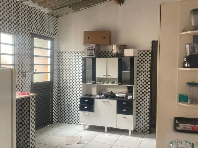 Casa 1 quarto e 1 banheiro, à venda, no bairro Conjunto Residencial Araretama em Pindamonhangaba
