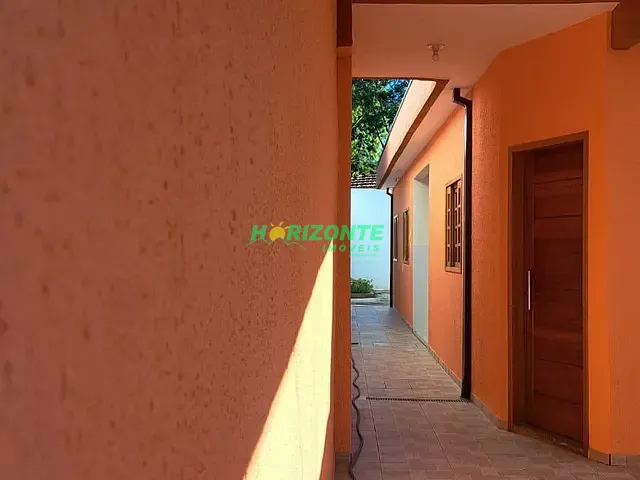 Casa 2 quartos e 2 banheiros, à venda, no bairro Vila Rossi em São José dos Campos