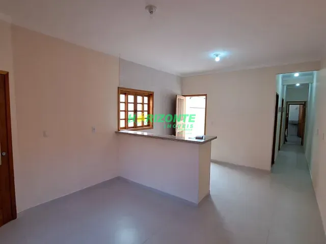 Casa 2 quartos e 2 banheiros, à venda, no bairro Vila Rossi em São José dos Campos