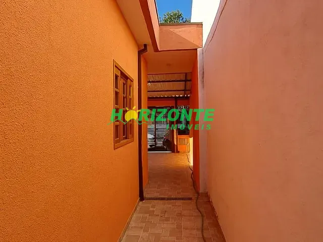 Casa 2 quartos e 2 banheiros, à venda, no bairro Vila Rossi em São José dos Campos