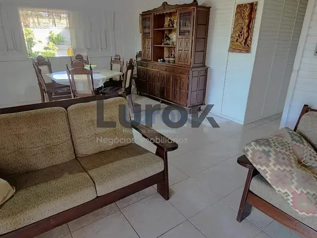Casa com 2044m² 4 quartos e 2 banheiros, à venda, no bairro Condomínio Parque Residencial Maison Blanche em Valinhos