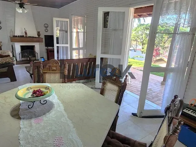 Casa com 2044m² 4 quartos e 2 banheiros, à venda, no bairro Condomínio Parque Residencial Maison Blanche em Valinhos