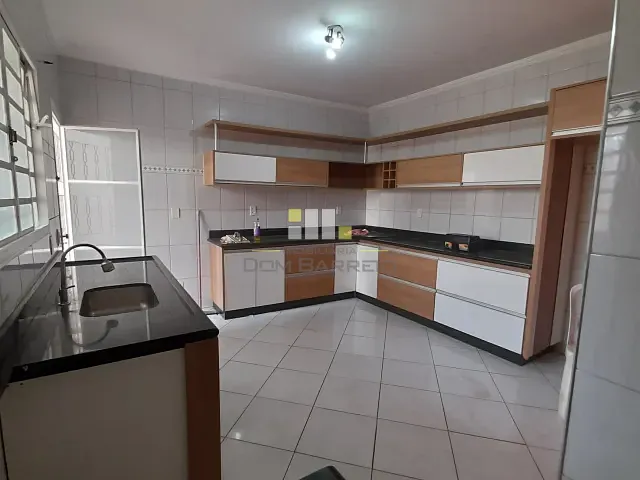 Casa 3 quartos e 2 banheiros, à venda, no bairro Conjunto Habitacional Angelo Tomazin em Sumaré