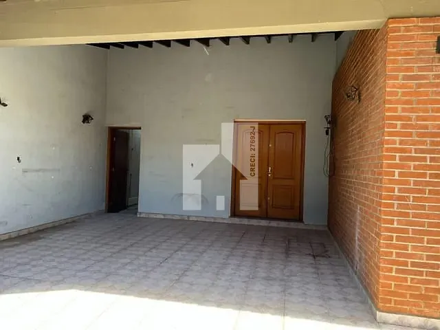 Casa com 308m² 3 quartos e 2 banheiros, à venda, no bairro Vila Vianelo em Jundiaí