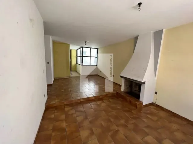Casa com 308m² 3 quartos e 2 banheiros, à venda, no bairro Vila Vianelo em Jundiaí