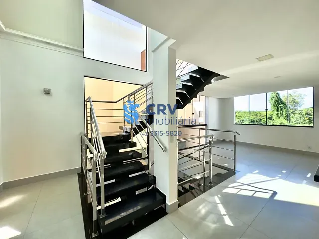 Casa com 260m² 3 quartos e 6 banheiros, à venda, no bairro H.U. em Londrina