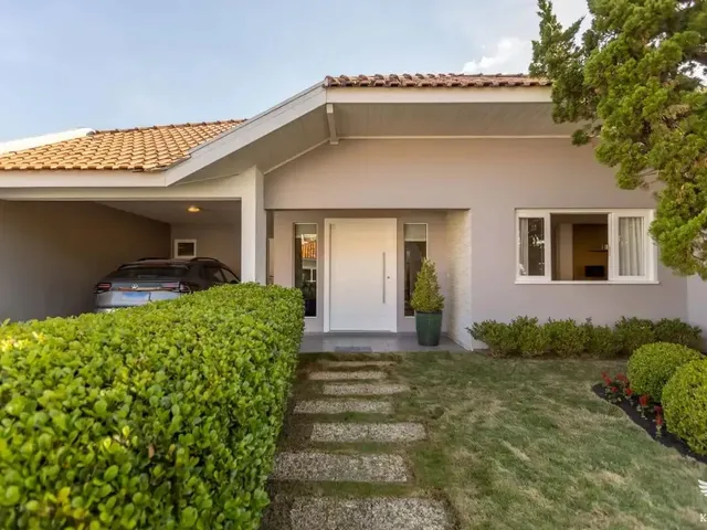 Casa com 456m² 3 quartos e 5 banheiros, à venda, no bairro Santa Felicidade em Curitiba