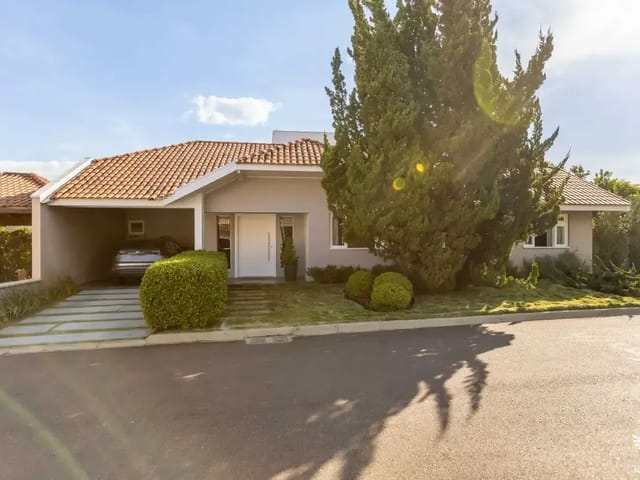Casa com 456m² 3 quartos e 5 banheiros, à venda, no bairro Santa Felicidade em Curitiba