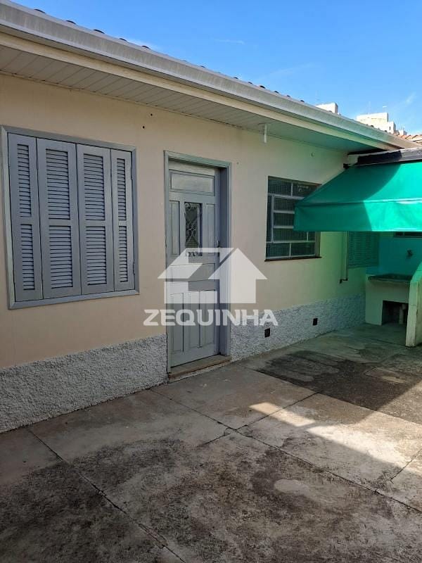 Casa para alugar com 1 quarto, 27m² - Foto 1