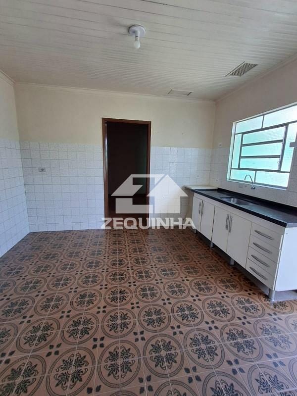 Casa para alugar com 1 quarto, 27m² - Foto 3