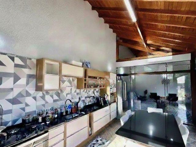 Casa com 450m² 2 quartos e 3 banheiros, à venda, no bairro Nossa Senhora do Perpétuo Socorro em Pindamonhangaba