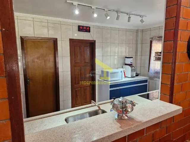 Casa com 2000m² 3 quartos e 3 banheiros, à venda, no bairro Capela do Barreiro em Itatiba