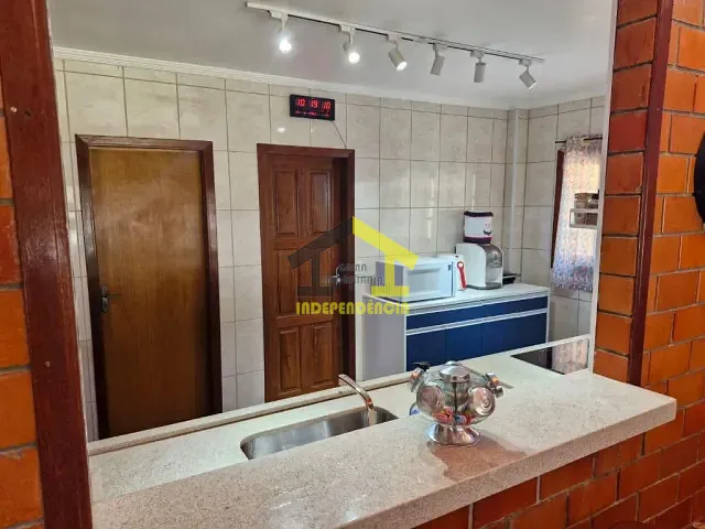 Casa com 2000m² 3 quartos e 3 banheiros, à venda, no bairro Capela do Barreiro em Itatiba