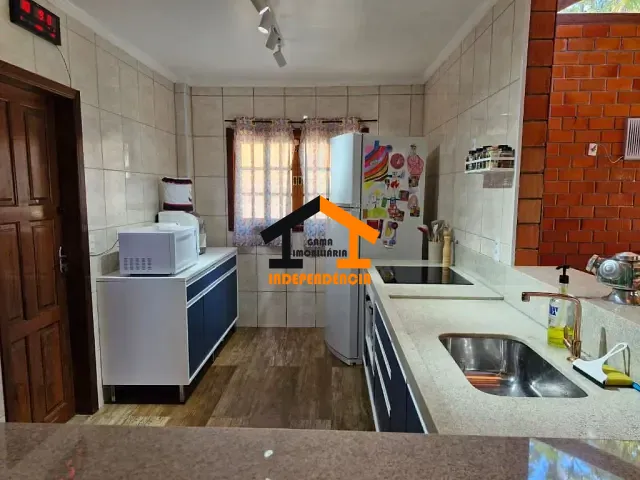 Casa com 2000m² 3 quartos e 3 banheiros, à venda, no bairro Capela do Barreiro em Itatiba