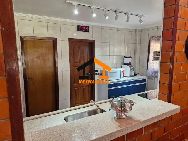 Casa com 2000m² 3 quartos e 3 banheiros, à venda, no bairro Capela do Barreiro em Itatiba