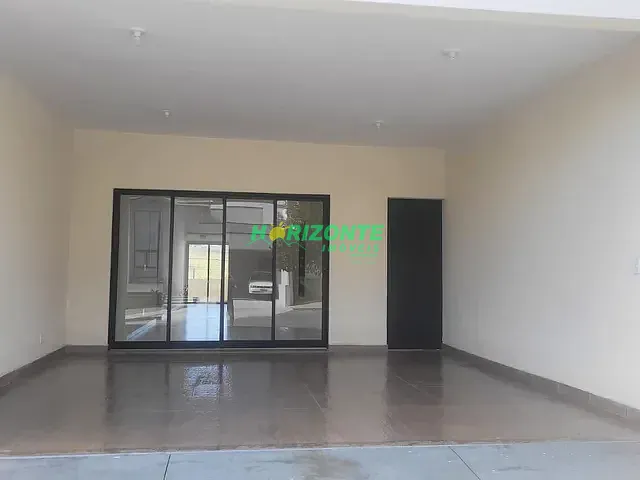 Casa 3 quartos e 3 banheiros, à venda, no bairro Residencial Colinas em Caçapava