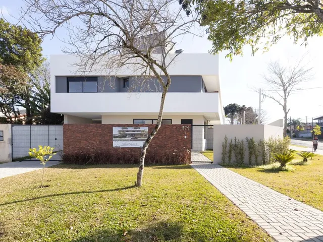 Casa 3 quartos e 5 banheiros, à venda, no bairro Santa Felicidade em Curitiba