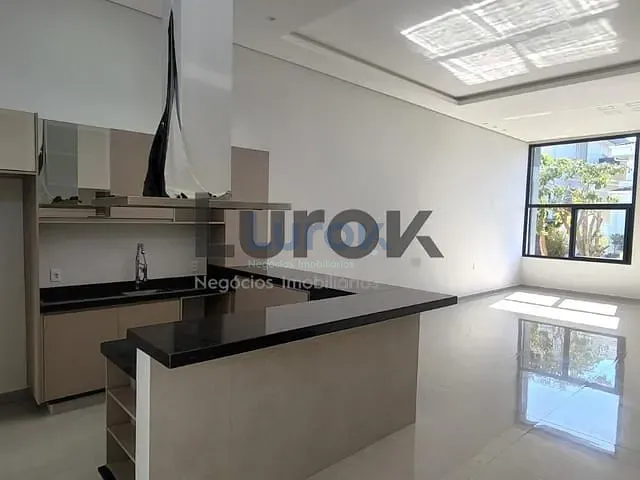 Casa com 300m² 3 quartos e 4 banheiros, à venda, no bairro Condomínio Villagio Di Napoli em Valinhos
