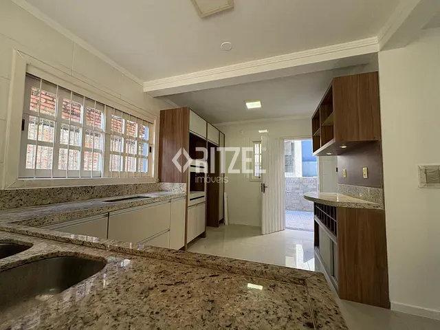 Casa 3 quartos e 3 banheiros, à venda, no bairro Boa Vista em Novo Hamburgo